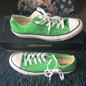 Converse low-top Chuck Taylors